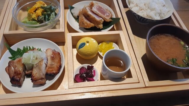健康的な選べる定食とデザートが人気のカフェ 豊田市でランチ Tsukumo つくも 食堂 愛知県 岐阜県ご当地グルメ食べ歩き